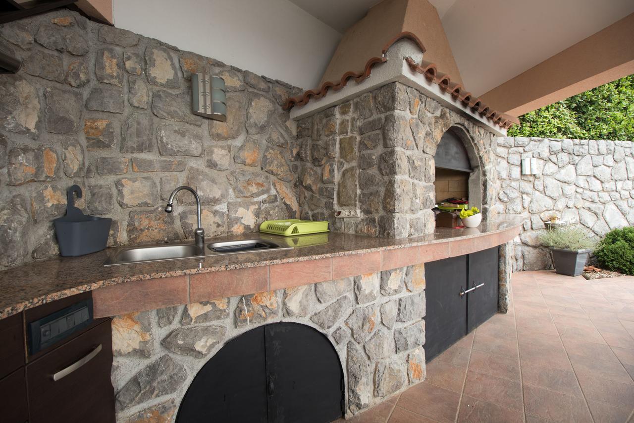 Apartments Villa Adore Ičići 外观 照片